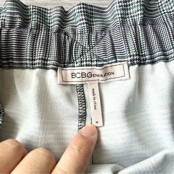 BCBGeneration Woven Tie Waist Pants - Picture 5 of 13